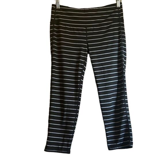 Athleta Striped Capri Leggings Activewear Workout Pants Black Gray - M - Picture 1 of 7